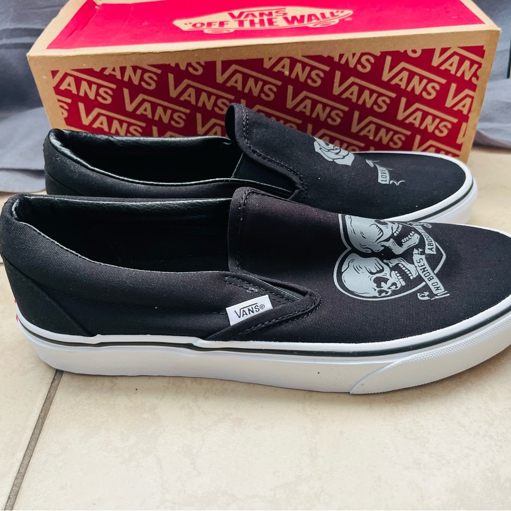 Vans Black Slip-On Sneakers with Skull Graphics - Picture 4 of 9